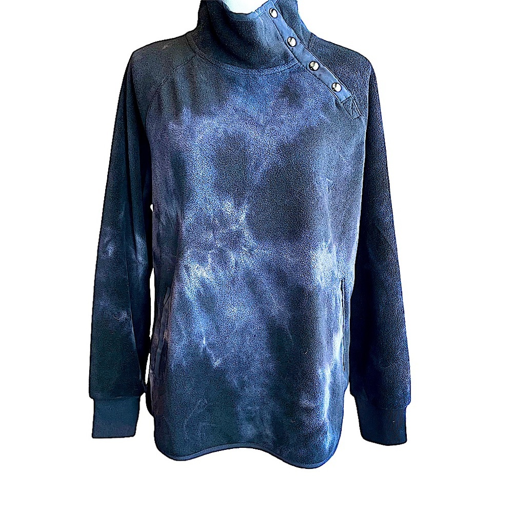 Woman’s Green Tea Black Tie Dye Pullover with Snap Neckline Size L
